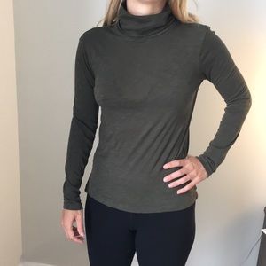 Madewell • Olive Green turtleneck